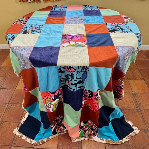 Vintage 70s handmade quilt/patchwork, reversible heavy quilt, twin size bed - Picture 1 of 7